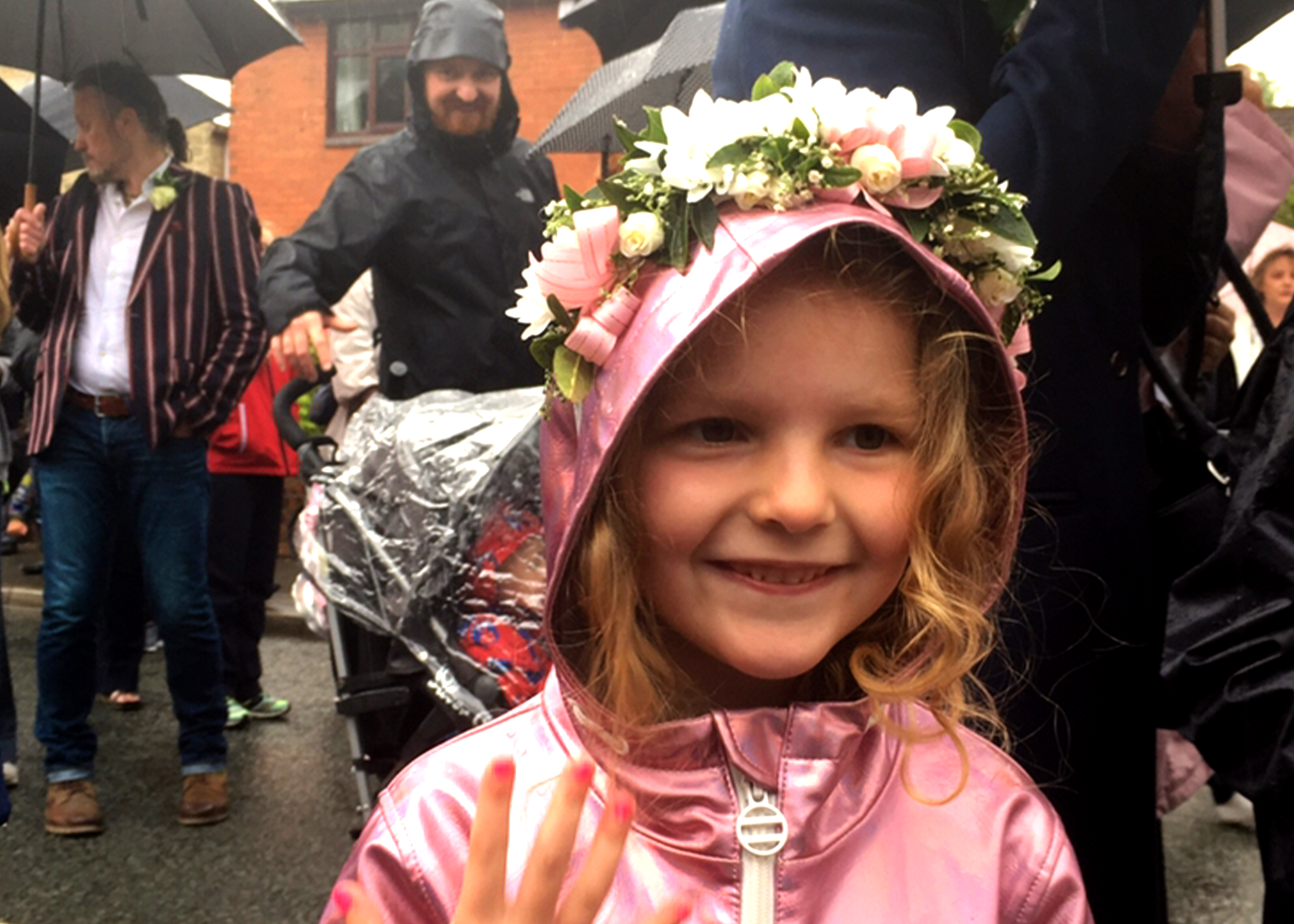 No 10 No Wet Whit - Cara with her pretty headband 2019 L & S Bradshaw